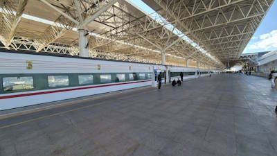 Comfortable High Speed Electric Trains